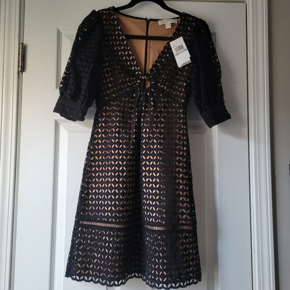 Michael Kors NWT Eyelet cotton dress size 0. - Picture 2 of 16